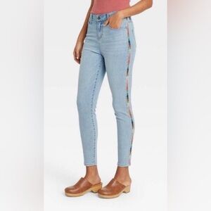 Knox Rose Embroidered Ankle Jeans 10